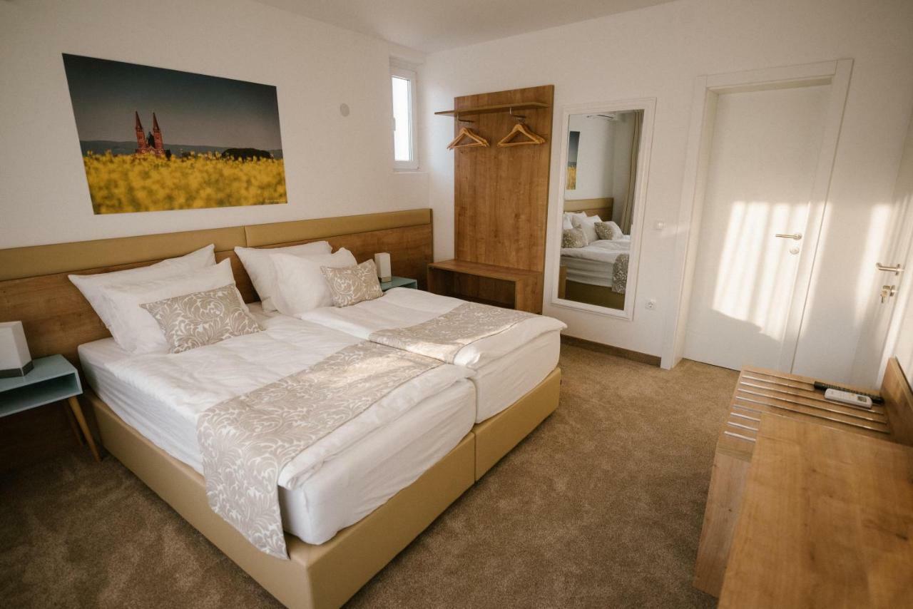 2I Rooms Ðakovo Dış mekan fotoğraf